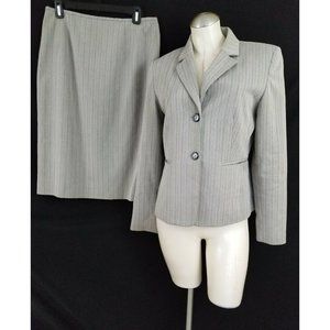 Travis Ayers Size 8 Gray Skirt Suit Blazer Set Out